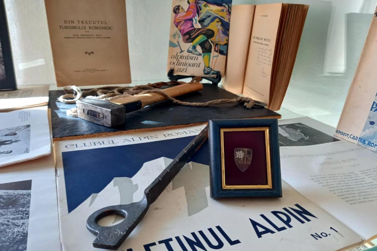 Cîrţişoara Galeria Turismului Montan 게스트하우스 외부 사진